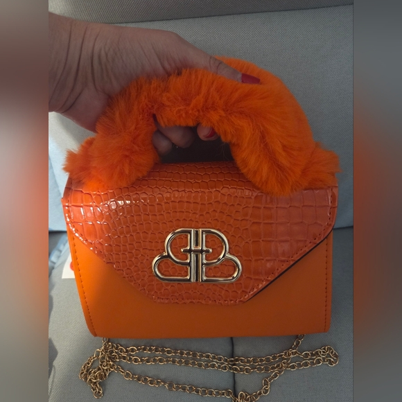 Chic Orange Croc-Embossed Crossbody Bag with Gold Chain - Picture 2 of 6